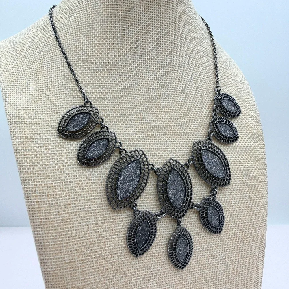Vintage 90s Bib Necklace Gunmetal Shimmer Silver Marquise Statement Boho Jewelry